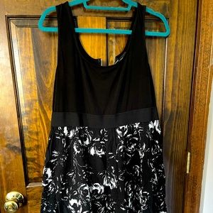Lane Bryant babydoll black and white - super flattering 16/18